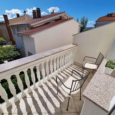 Apartament In 43205 Crikvenica